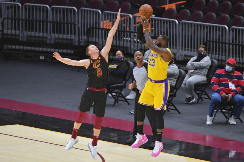 Los Angeles Lakers v Cleveland Cavaliers