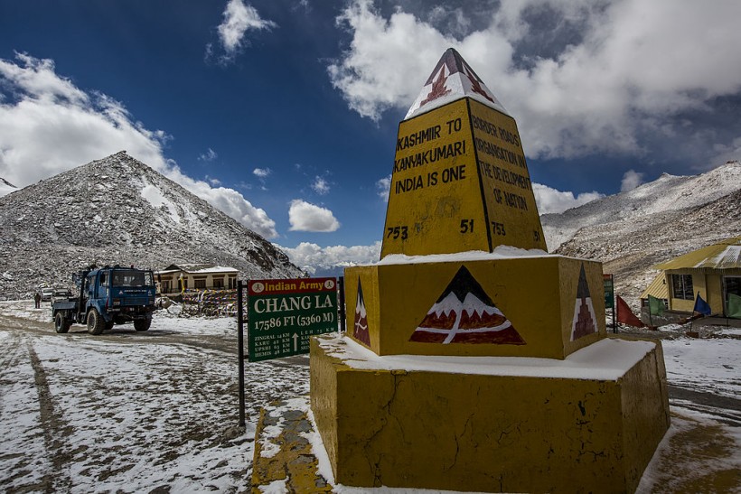 Indian and Chinese Troops Withdraw from Lake Pangong Tso in the Himalayas