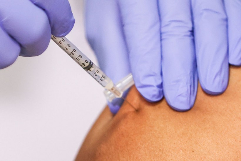 Howard University Hospital Staff Members Receive Covid-19 Vaccination Shots In Nation's Capital