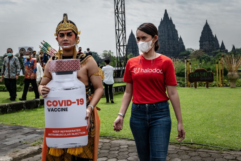 Mass Vaccination On Grounds Of Prambanan Temple