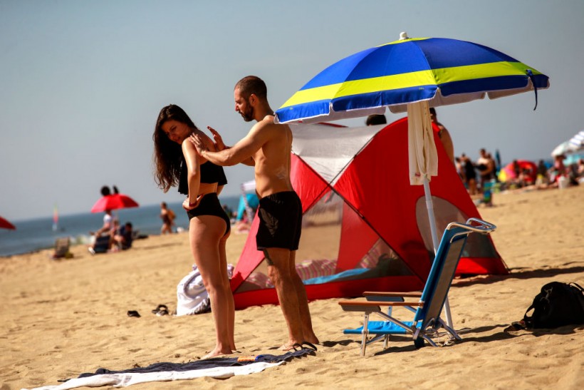 78 Brands of Sunscreen Asked To Be Recalled Over Carcinogen Contamination as Summer Looms