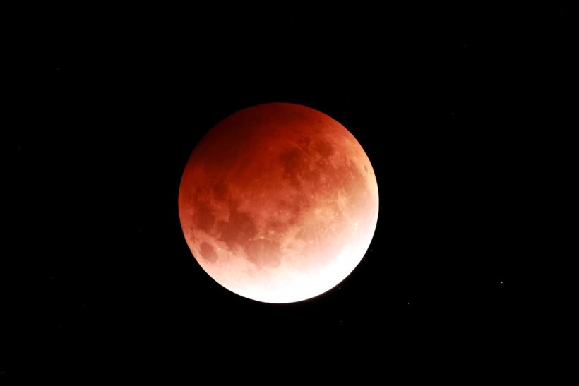 LOOK: World Dazzles with Stunning Blood Supermoon Through Photos, Videos Posted Online