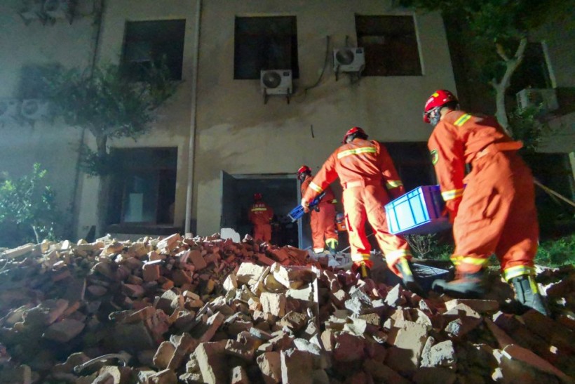 China Hotel Collapses With 8 Killed, 24 Trapped; Search for Survivors Continue