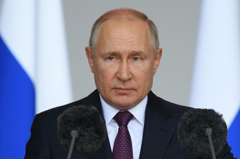 Vladimir Putin Urges to End Russian Media Crackdown on Journalists Under Foreign Agent