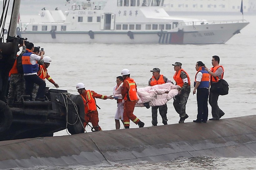 Boat Capsizes in Southwest China Leaving 10 Dead, Several Passengers Missing