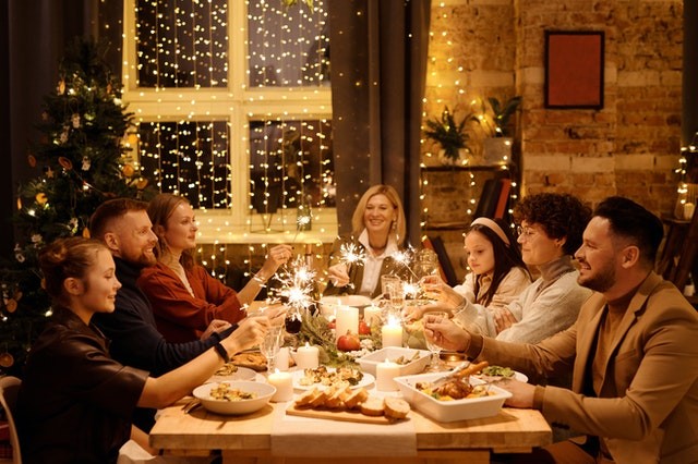 How to Host the Perfect Christmas Dinner 