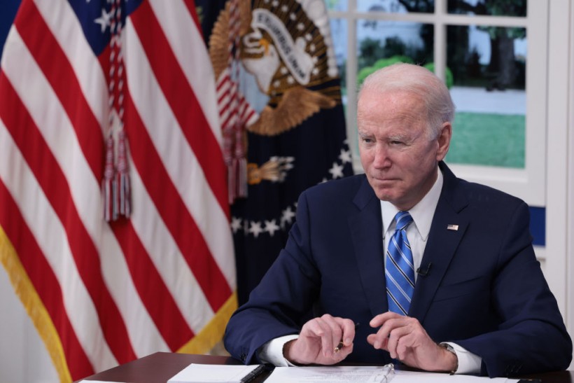 Joe Biden Outlines Plan To Confront Omicron Variant Surge; President Set To Meet with Governors as States Brace for Holiday Spike