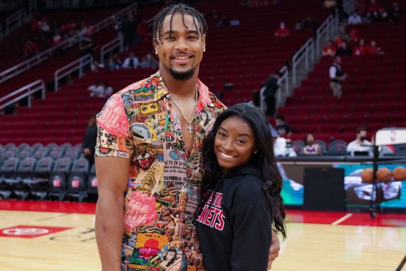 Simone Biles Engaged to Texans Star Jonathan Owens: Close-Up Look at Engagement Ring, Best Reactions and More! 