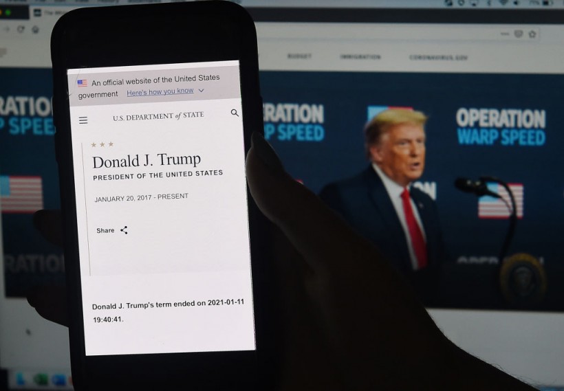 Donald Trump Launches Social Media App on Apple Store; Here's How To Create Truth Social Account as Thousands Sign Up!