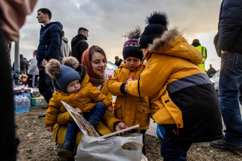 Best Charities to Help Ukraine Amid Russia Invasion: Legitimate Organizations to Make Donations for Ukraine Refugees