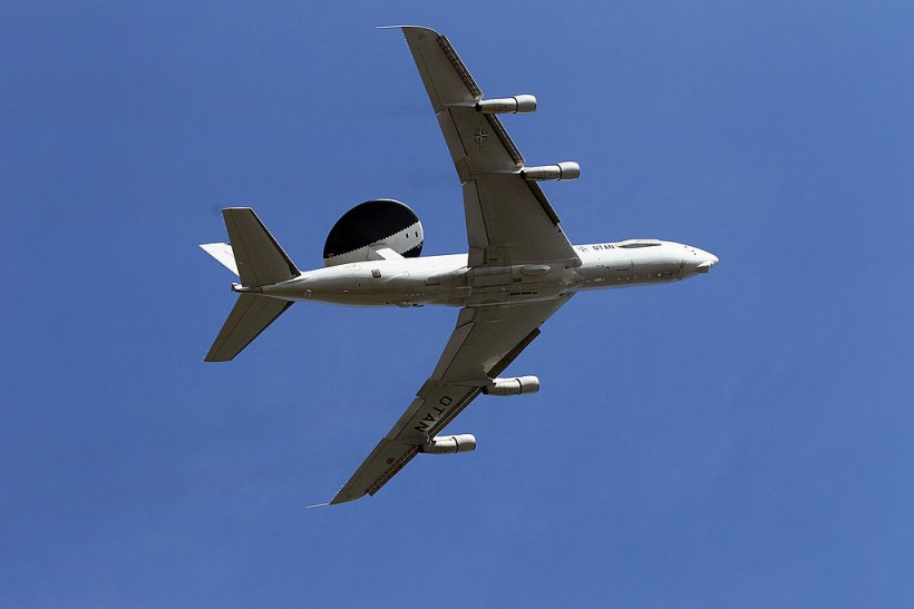 Outdated E-3 Sentry AWACS Is Compromised in Modern Air Combat With 5th Generation Chinese J-20