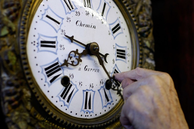 US Daylight Savings Bill Hit With Potential Issues: Why Are Lawmakers Hesitant About Passing It?