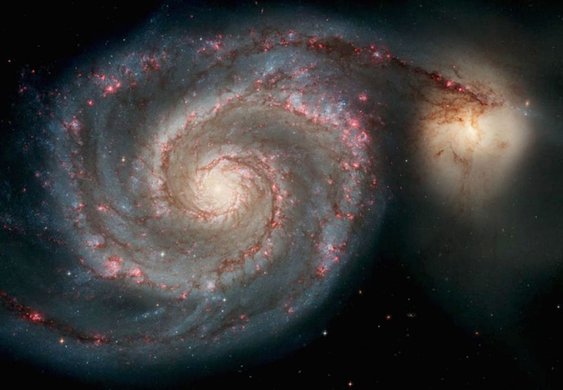 NASA Hubble Images Show Stunning View of the Heart of Massive Galaxy, Spiral Stunner [PHOTOS]