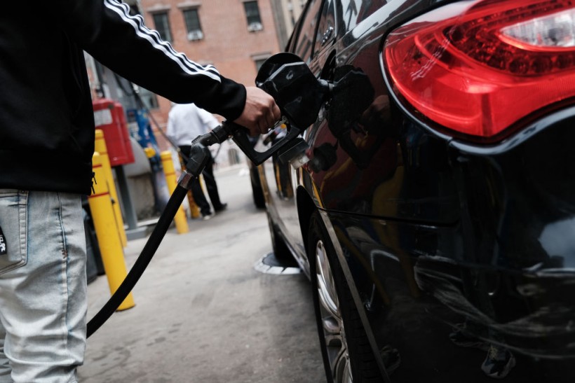Average US Gas Prices Hit $5 Per Gallon  as More Americans Apply for Jobless Benefits