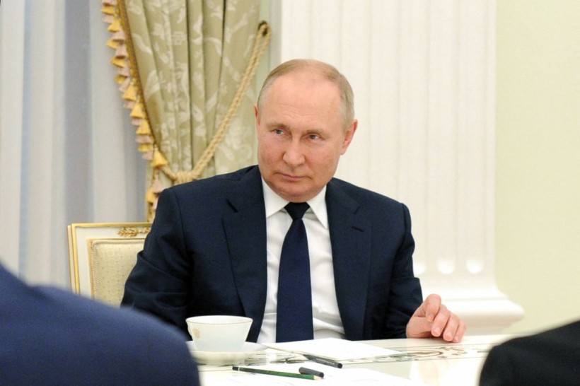 Report: Vladimir Putin Vows Not To Kill Volodymyr Zelensky
