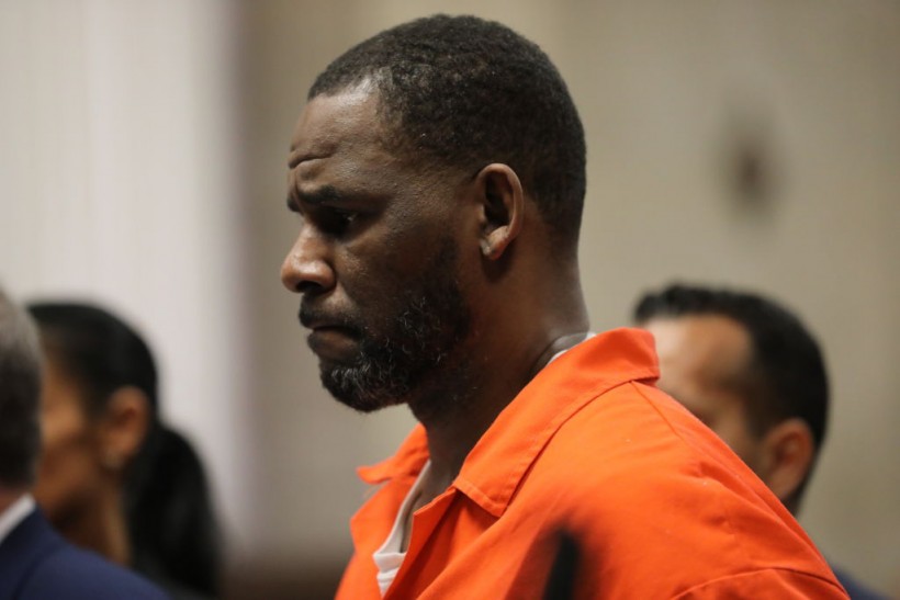 R.Kelly Chicago Trial: Jury Views 17 Video Clips Showing Singer's Sexual Abuse Act, Star Witness Completes Testimony  
