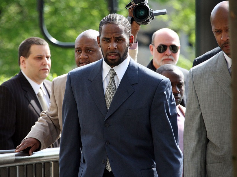 R. Kelly Chicago Trial: Judge Considers Motion for Acquittal After Fourth Testimony Claims Singer Sexually Abused a Girl