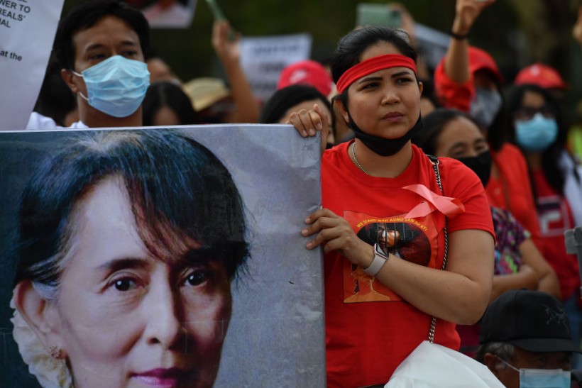 Myanmar Jails Suu Kyi, Adviser With Additional 3 Years for Violating Secrets Law