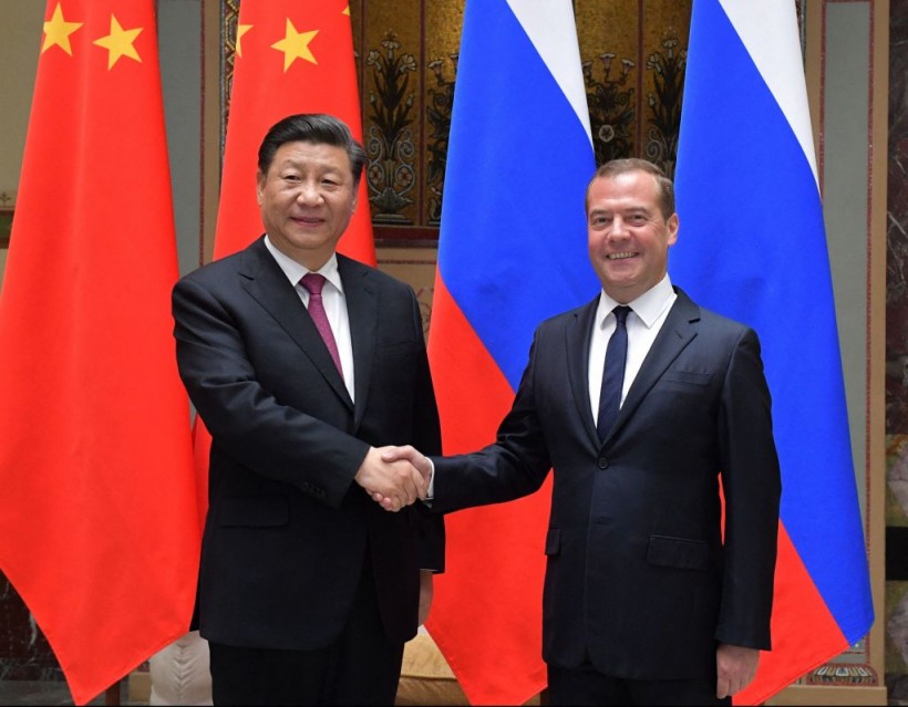 Xi Jinping Talks with Russian President About China-Russia Ties, Mentions the Ongoing Ukraine Conflict
