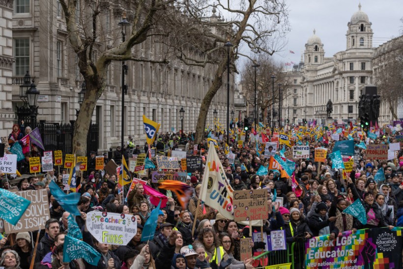 UK Strike: 500,000 Workers March on Streets for Better Pay 