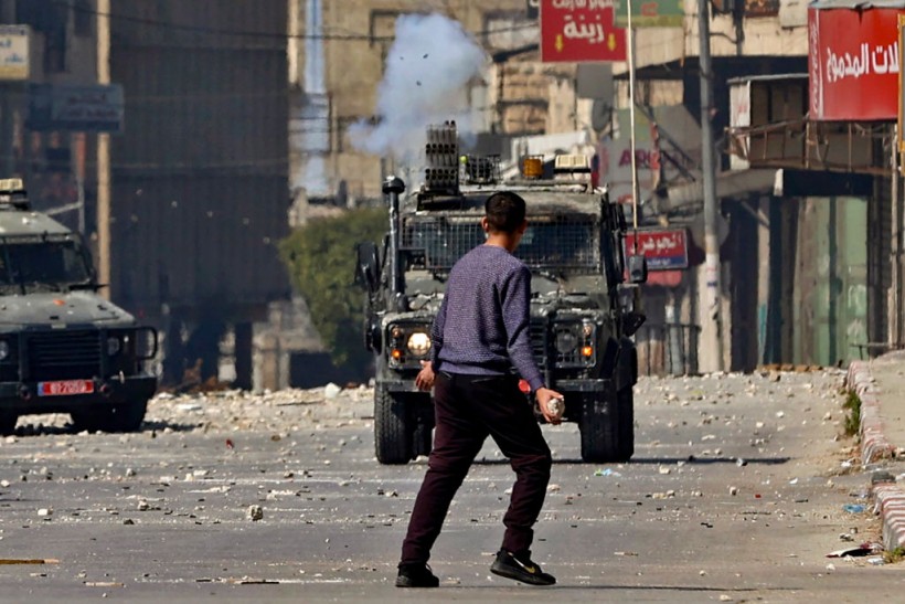 Israeli Raid on Palestine's West Bank Kills 10, Injures 100