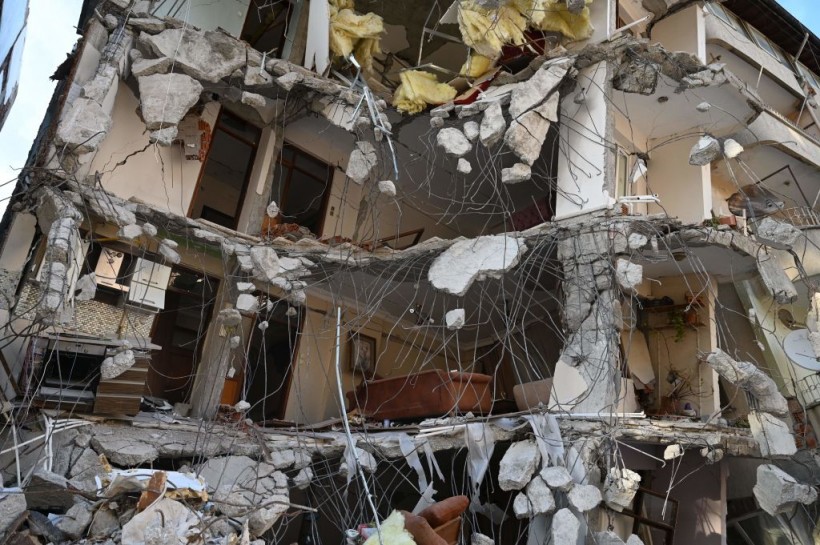 UN Blames Syrian Conflict Limited Access to Quake Survivors