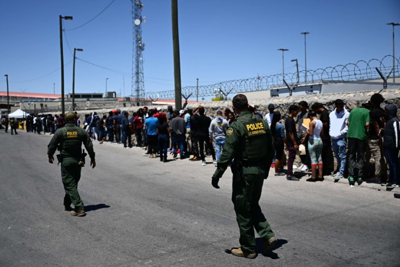 Nearly 150,000 Migrants Amass in US-Mexico Border as Title 42 Nears Expiration