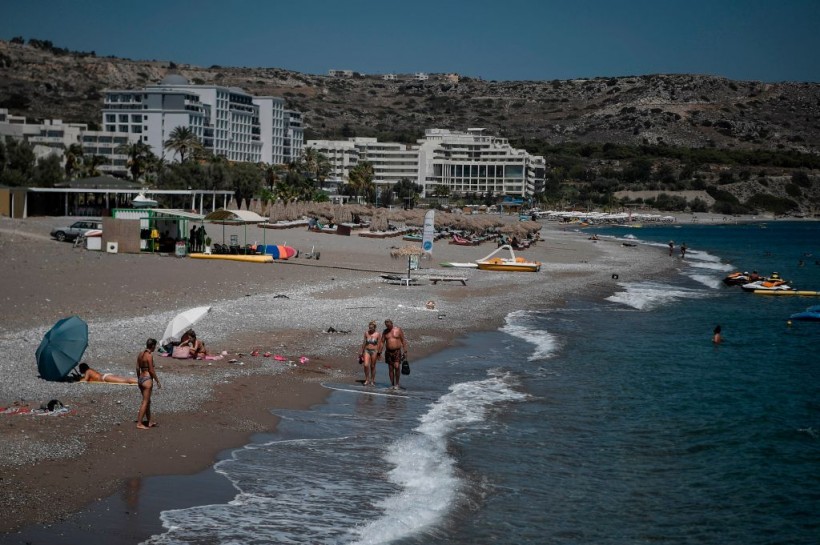British Man Dies After Being Struck by Lightning in Greece