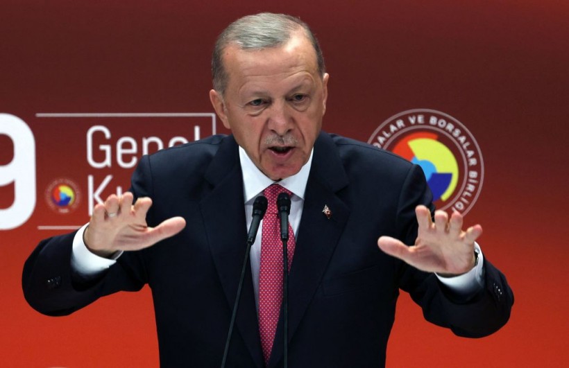 Erdogan Extends Rule to Third Decade, Sets Sights on Istanbul