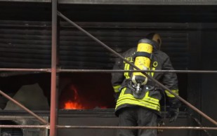 1 Dead, 9 Injured in High-Rise Building Fire in Rome