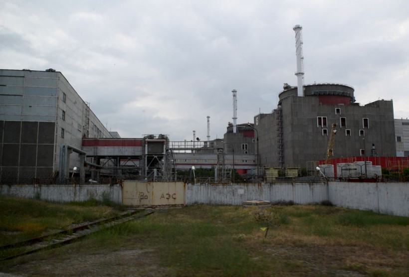 Russia Reduces Military Presence Near Zaporizhzhia Nuclear Plant Amid Fears That Putin Prepares for Sabotage