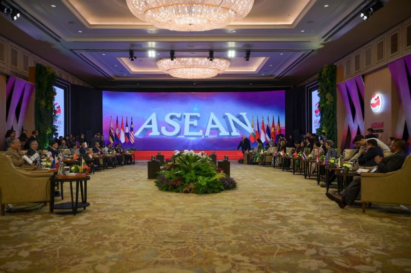Myanmar Violence, South China Sea Disputes Top Agenda at Divided ASEAN Foreign Ministers' Meeting