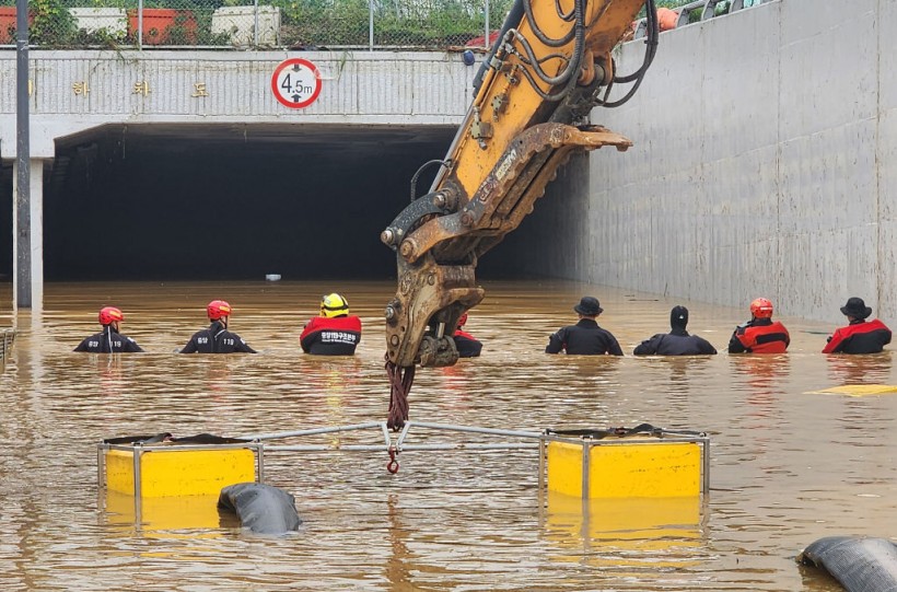 WATCH: South Korea Flash Floods, Landslide Kill 39; President Blames Botched Rescue Efforts