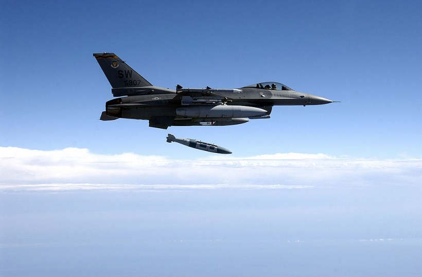 US Agrees To Train Ukraine's F-16 Pilots as Norway Becomes Latest To Supply Jets to Kyiv