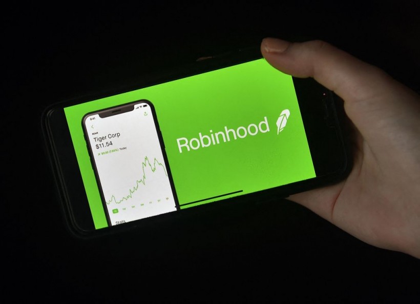 Robinhood Buys Back Former FTX CEO Sam Bankman-Fried’s Stake for $606 Million From US Government
