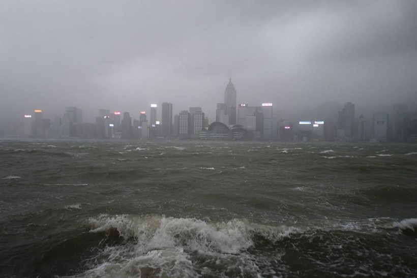 Hong Kong Rains: City Paralyzed Following Heaviest Downpour in More ...