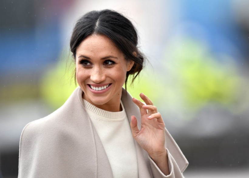  Megan Markle Contributes Cake Recipe to Charity Cookbook, Receives Chef's Seal of Approval Megan Markle Contributes Cake Recipe to Charity Cookbook, Receives Chef's Seal of Approval 70%  Copied selection to clipboard