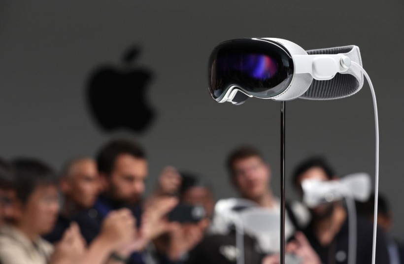 Apple's Virtual Reality Vision Headset Could Include Prescription Lenses