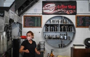 Coffee Shop Ethics: Is It Okay To Buy One Coffee Then Stay At Cafe for Hours? Filipinos Argue What's Right