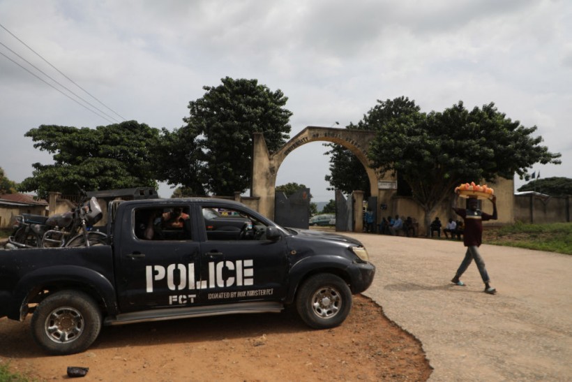 Nigerian Gunmen Kidnap Hundreds of Students